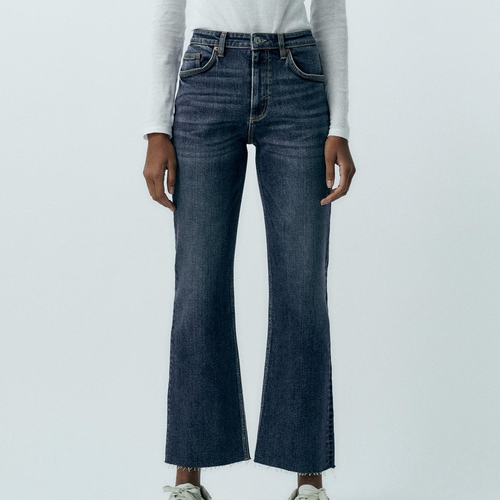 Zara mid-rise Flare Cropped Jeans - Picture 2 of 7
